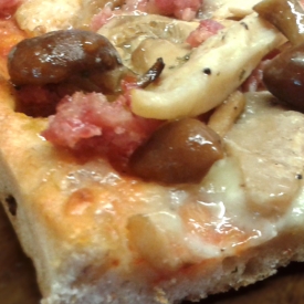 Pizza "Misto Funghi e Salsiccia"